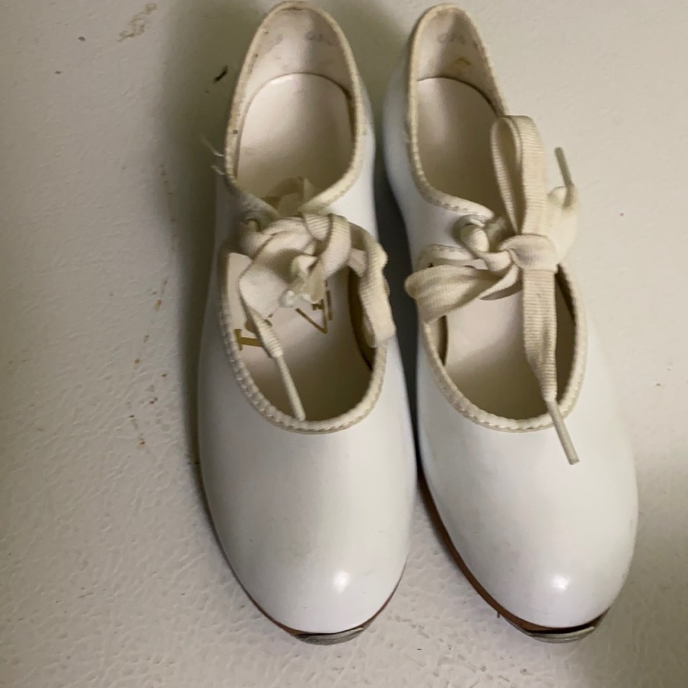 Tapping shoes